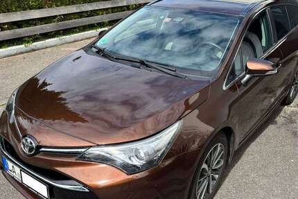 Toyota Avensis 124.000 km 11.400 &euro; Tiefenbach 84184