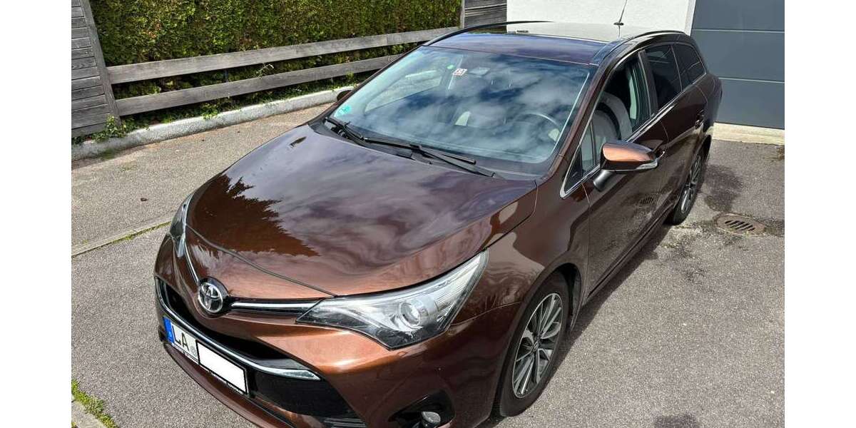 Toyota Avensis 124.000 km 11.400 &euro; Tiefenbach 84184