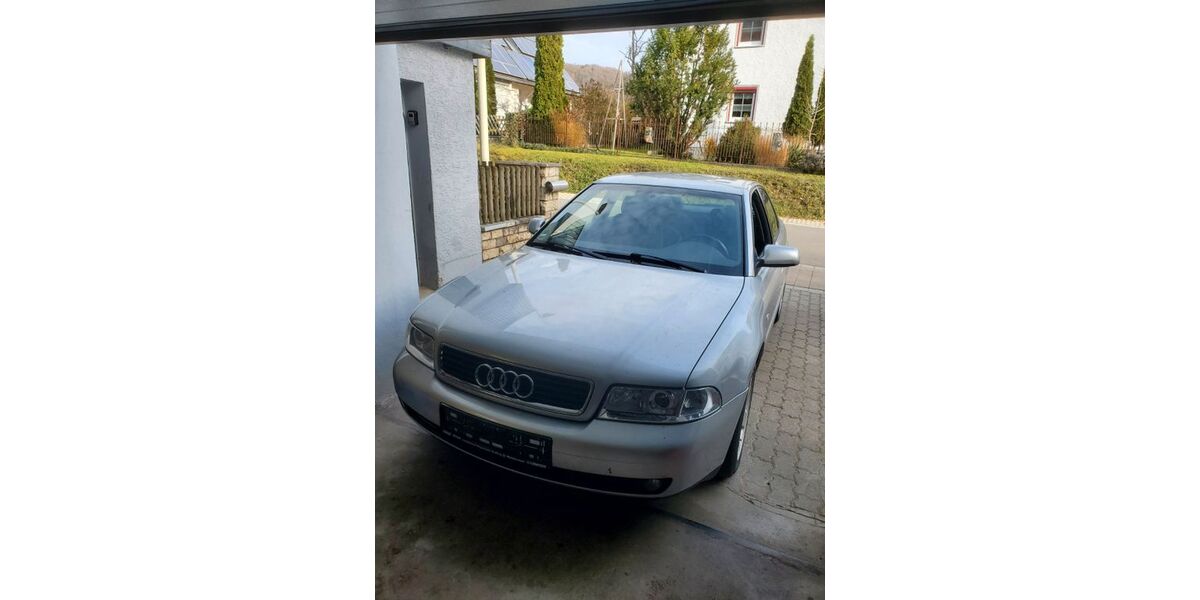 Audi A4 174.158 km 1.600 &euro; Essing 93343