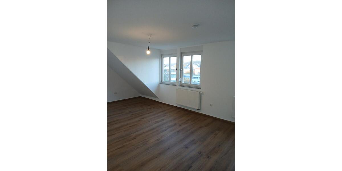 Dachgeschoßwohnung Siegen Kaan-Marienborn - 3 Zimmer, 88 m&sup2;, 940&euro; | Angebot:25343055