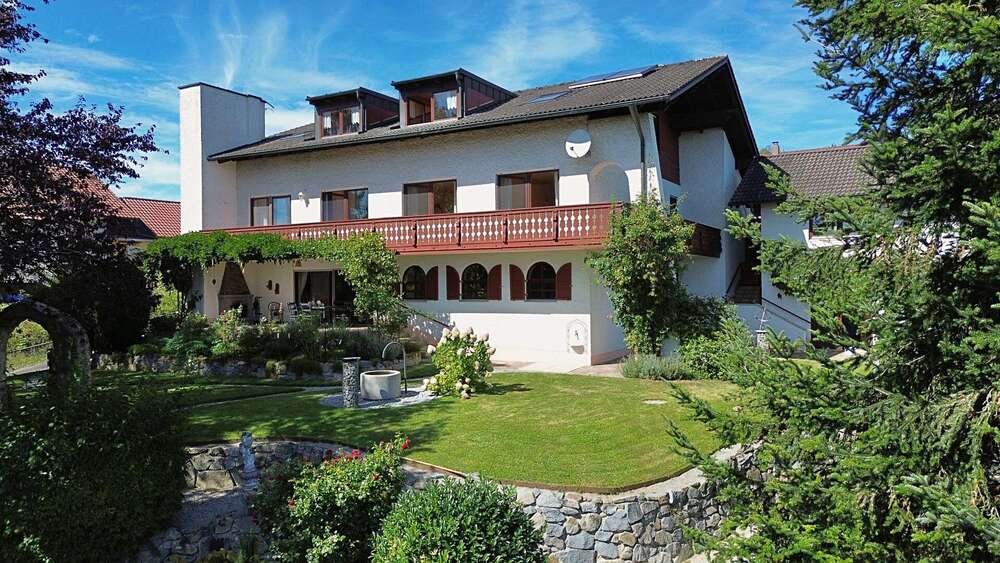 Einfamilienhaus Vilshofen an der Donau - 9 Zimmer, 335 m&sup2;, 525.000&euro; | Angebot:26433259