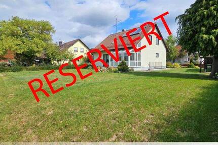 Charmantes Ein- bis Zweifamilienhaus mit großem Garten & Garage in Ortsrandlage von Hormersdorf 4 zimmer