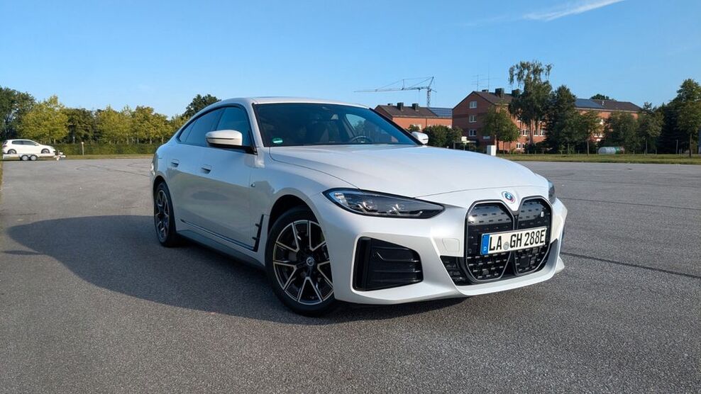 BMW i4 29.700 km 42.490 € Rottenburg 84056