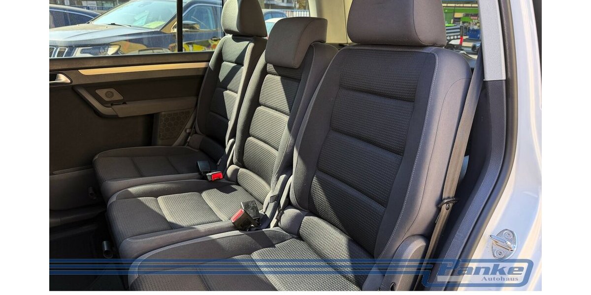 VW Touran Freestyle 1.4 DSG*SHZ*AHK*PDC*AUX* 193.614 km 4.990 &euro; Berlin 13187