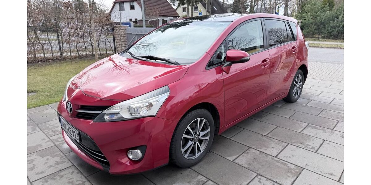Toyota Verso 184.000 km 6.200 &euro; Bergfelde 16562