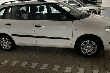 Skoda Fabia 220.000 km 3.300 € Köln 51105