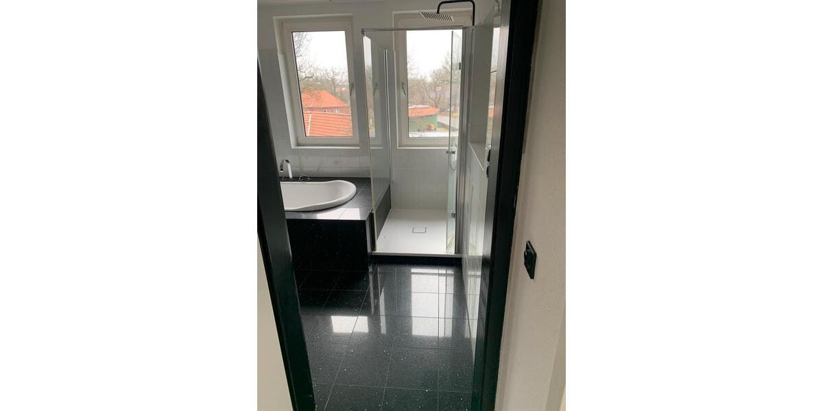 Dachgeschoßwohnung Celle Altencelle - 3 Zimmer, 120 m&sup2;, 150.000&euro; | Angebot:26834484