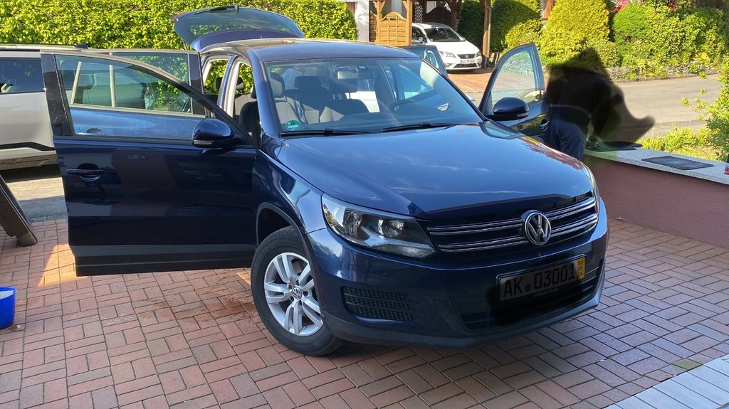 VW Tiguan 149.560 km 8.500 &euro; Wissen 57537