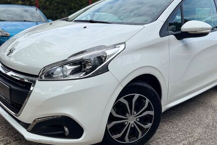 Peugeot 208 34.200 km 5.990 &euro; Berlin 12355