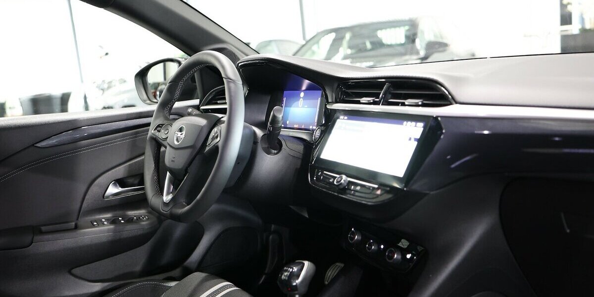 Opel Corsa F 1.2 T GS-SPORT TECH ALL-BLACK / MATRIX / 25.000 km 18.400 &euro; Hamm 59077