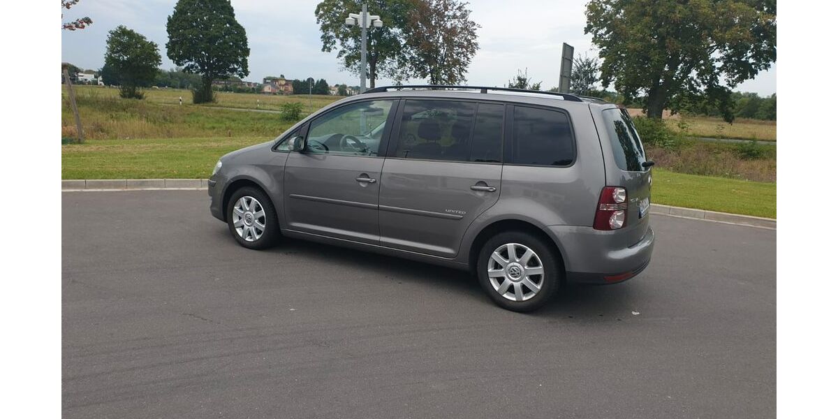 VW Touran 228.000 km 4.500 € Bonn 53225