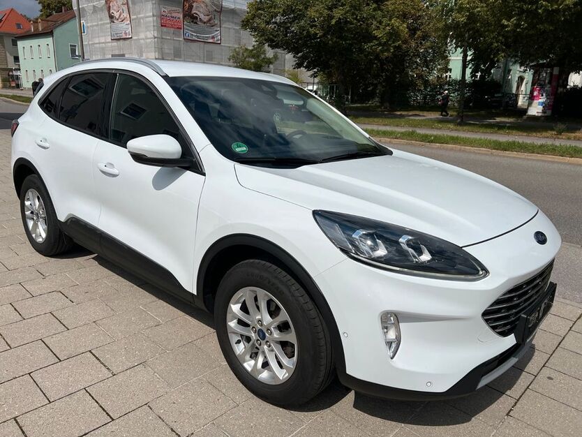 Ford Kuga 133.000 km 17.650 € Regensburg 93055