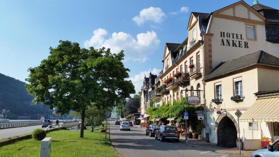 Traumhafte 2 Zimmerwohnung am Rhein zimmer