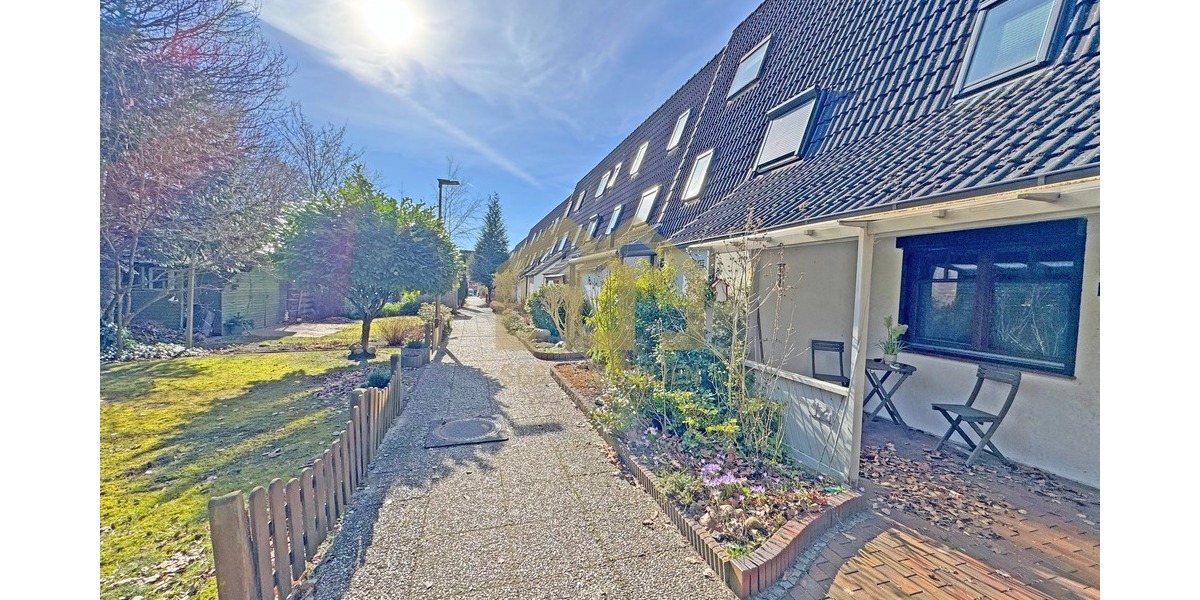 Achim: 5-Zimmer-Reihenhaus mit Garten, EBK & ausgebautem Dachgeschoss + Garage - Reihenmittelhaus Achim | Angebot:26635096