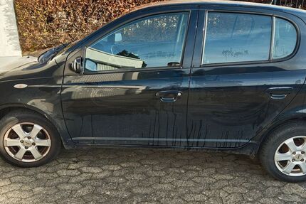 Toyota Yaris 115.000 km 2.700 &euro; Meckenheim 53340