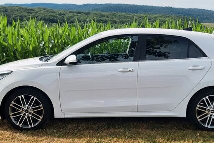 Kia Rio 27.700 km 14.090 &euro; Aachen 52072