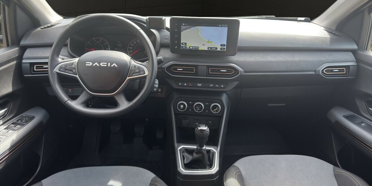 Dacia Jogger Extreme+ *7-Sitzer/Navi/SHZG/Temmpomat/RFK* 13.615 km 20.790 &euro; Bamberg 96052