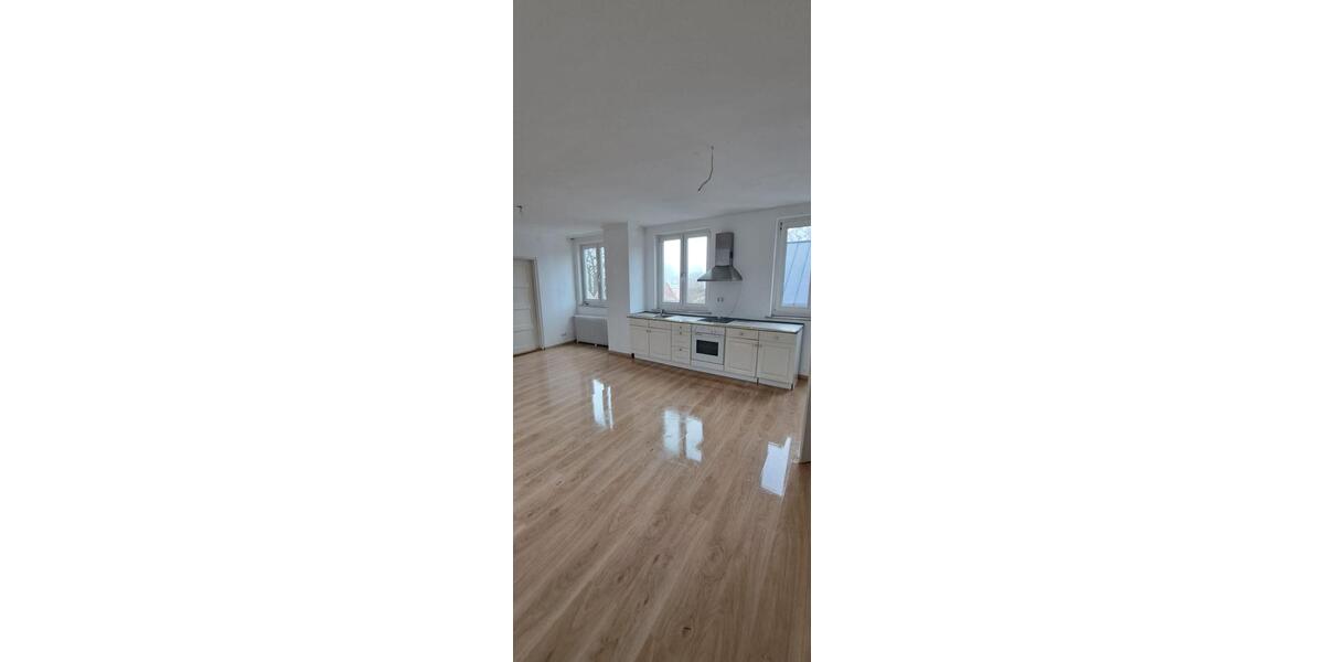 Etagenwohnung Wunsiedel - 3 Zimmer, 92 m&sup2;, 700&euro; | Angebot:25417762
