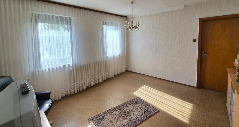 Einfamilienhaus Hünfeld - 9 Zimmer, 152 m&sup2;, 260.000&euro; | Angebot:26863308