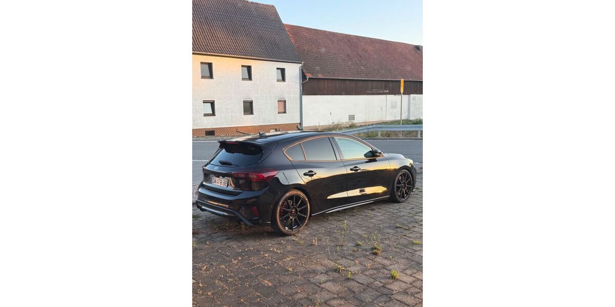 Ford Focus 28.000 km 30.999 &euro; Zapfendorf 96199