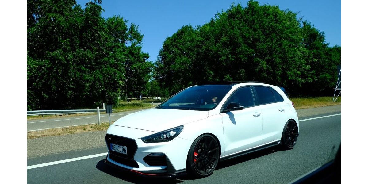 Hyundai i30 82.250 km 21.900 &euro; Düsseldorf 40599