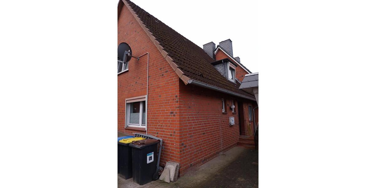 Doppelhaushälfte mit kleinem Gartenanteil von Privat 5 zimmer