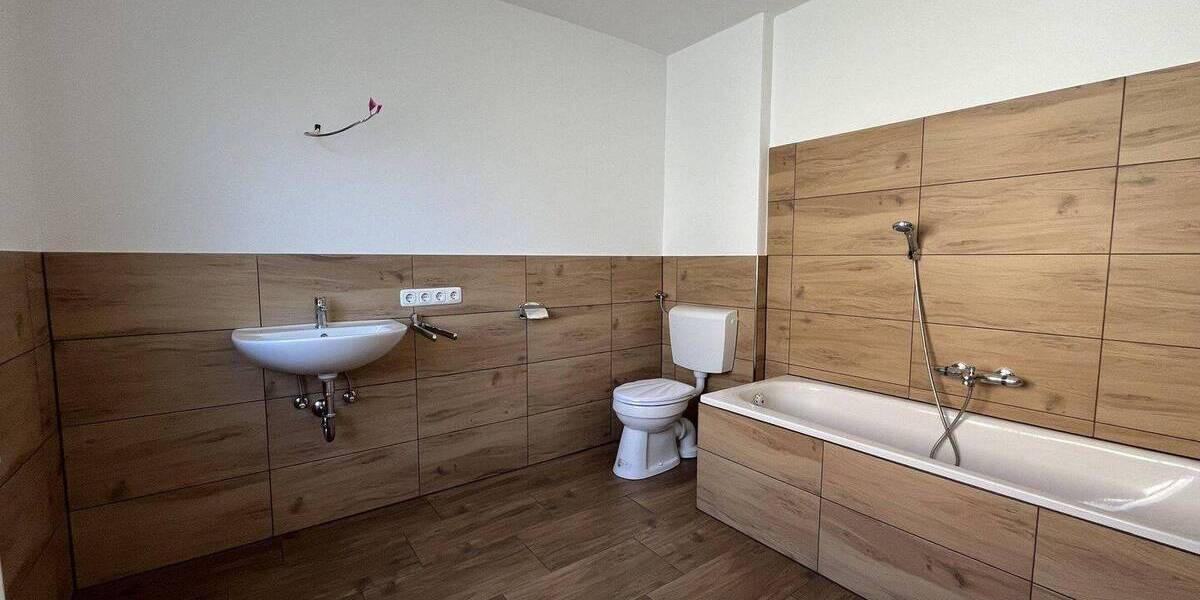 Mehrfamilienhaus, Wohnhaus Eggenfelden - 7 Zimmer, 245 m&sup2;, 650.000&euro; | Angebot:26306511