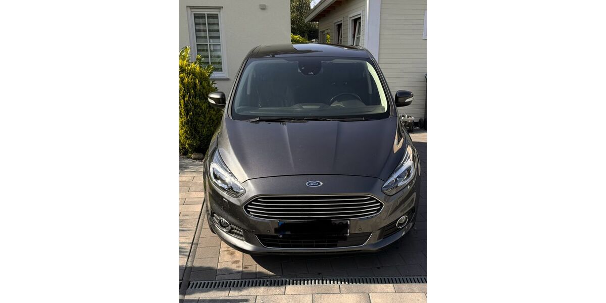 Ford S-Max 90.500 km 22.900 &euro; Leipzig 04349