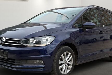 VW Touran 153.794 km 10.499 &euro; Berlin 12681