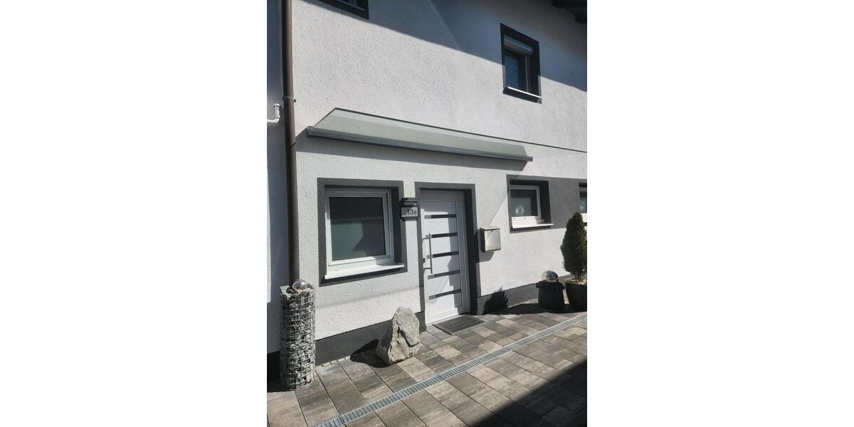 Etagenwohnung Wallersdorf - 2.5 Zimmer, 80 m&sup2;, 640&euro; | Angebot:26403644