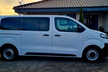 Opel Vivaro 104.000 km 19.900 &euro; Bad Lippspringe 33175