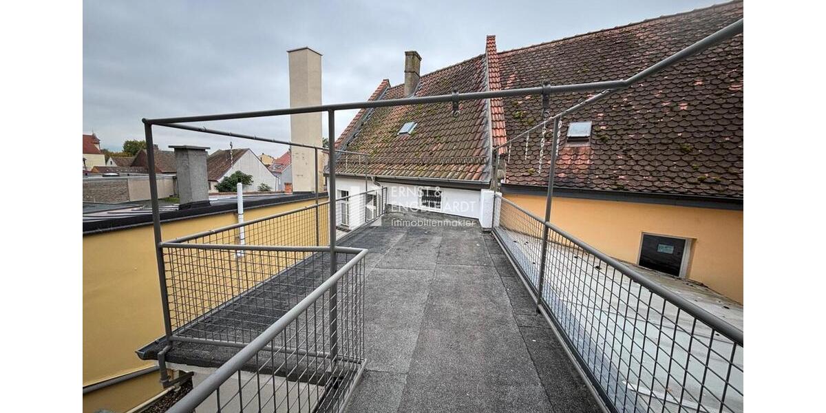 Etagenwohnung Kitzingen - 2 Zimmer, 90 m&sup2;, 900&euro; | Angebot:26381392