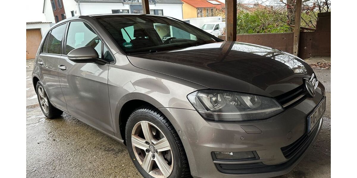 VW Golf 106.000 km 8.300 &euro; Reichertshofen 85084