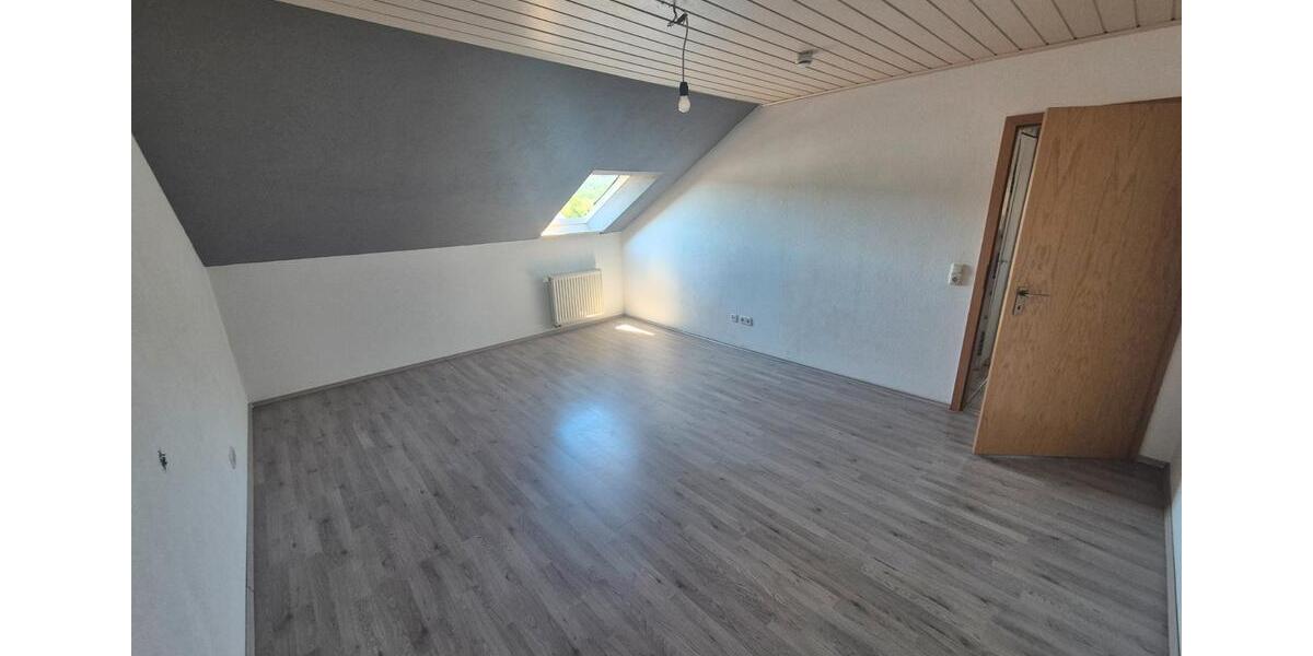 Dachgeschoßwohnung Esselbach Kredenbach - 2.5 Zimmer, 77 m&sup2;, 240.000&euro; | Angebot:26707060