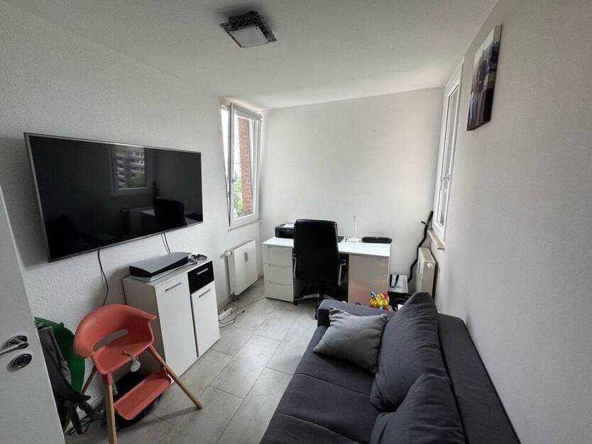 Lichtdurchflutete 4 RaumWohnung hoch über den Dächern von NE-Norf