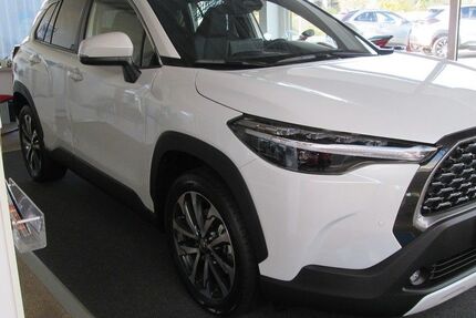 Toyota Corolla Cross 1.987 km 35.290 € Döbeln 04720