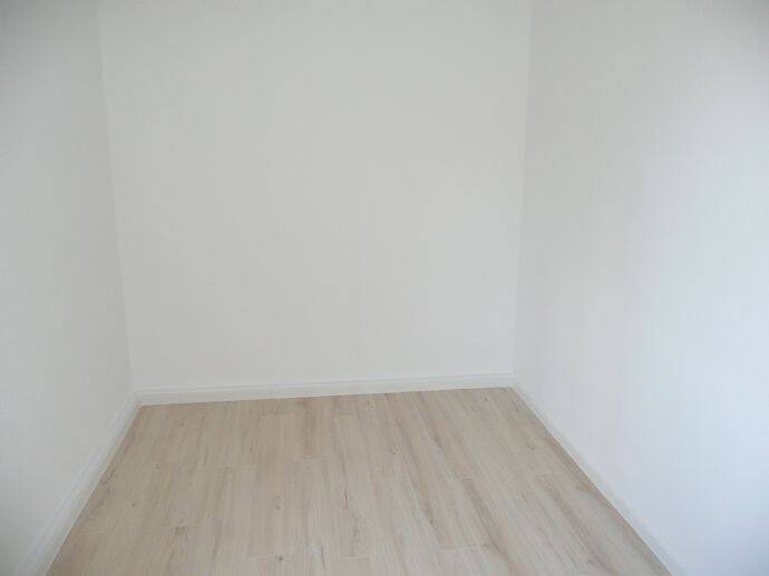 Etagenwohnung Pirna Sonnenstein - 3 Zimmer, 68 m&sup2;, 475&euro; | Angebot:26796359