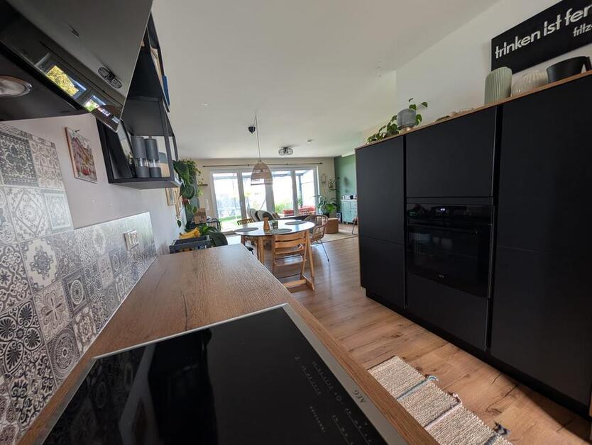 Traumhaftes Einfamilienhaus mit Einbauküche in einer gewachsenen Neubauanlage - frisch renoviert zimmer