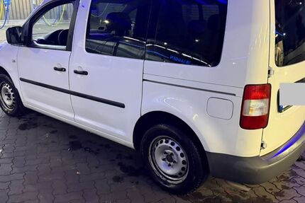 VW Caddy 107.964 km 4.990 &euro; Halstenbek 25469