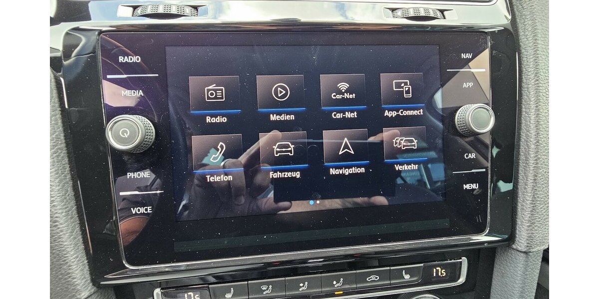 VW Golf 1.5 TSI R-Line NAVI ACC LED ALCANTARA 102.800 km 17.990 &euro; Löhne 32584
