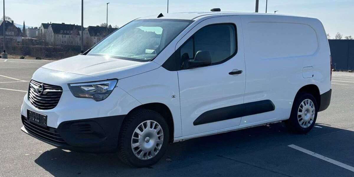 Opel Combo 158.000 km 7.899 &euro; Marktredwitz 95615