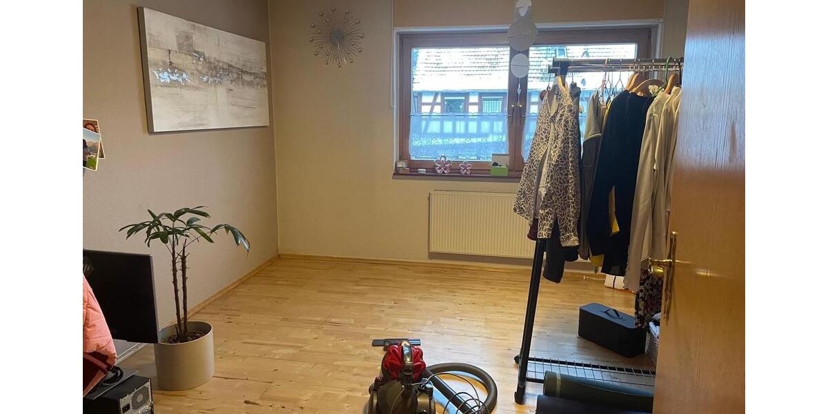 Erdgeschoßwohnung Wetter (Hessen) - 4 Zimmer, 100 m&sup2;, 760&euro; | Angebot:24464192