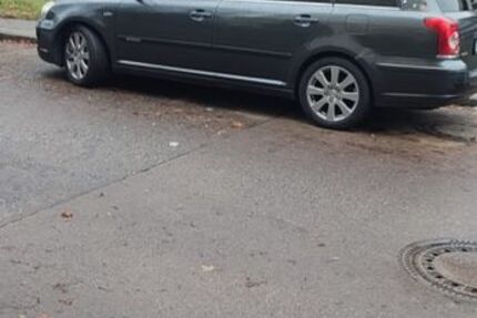 Toyota Avensis 252.489 km 1.500 &euro; Berlin 13589