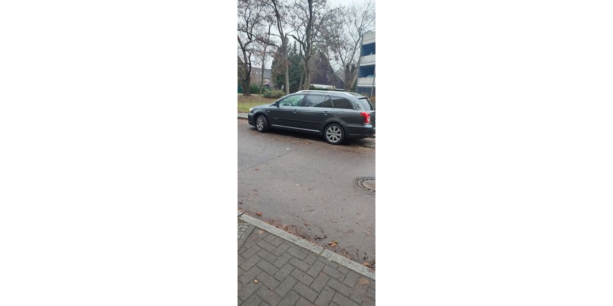 Toyota Avensis 252.489 km 1.500 &euro; Berlin 13589