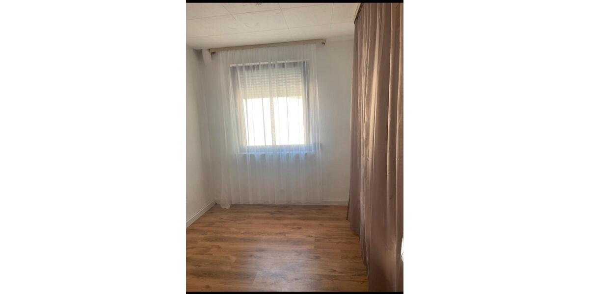 Wg Zimmer 12 qm mit Balkon 1 zimmer