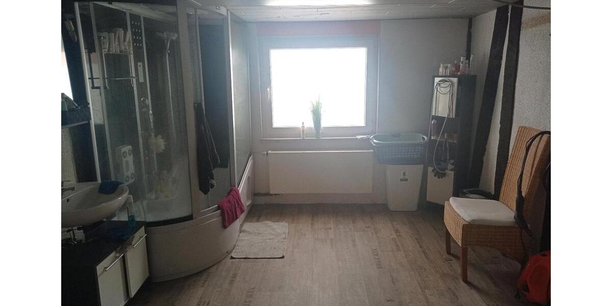 Doppelhaushälfte Dillenburg Manderbach - 3 Zimmer, 140 m&sup2;, 140.000&euro; | Angebot:24629989