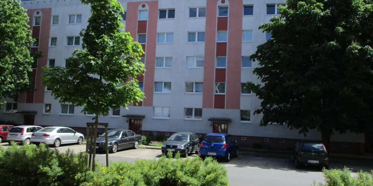 Etagenwohnung Neubrandenburg Oststadt - 3 Zimmer, 63 m&sup2;, 315&euro; | Angebot:27344908
