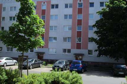 Wohnung Neubrandenburg Oststadt - 3 Zimmer, 63 m&sup2;, 315&euro; | Angebot:27344908