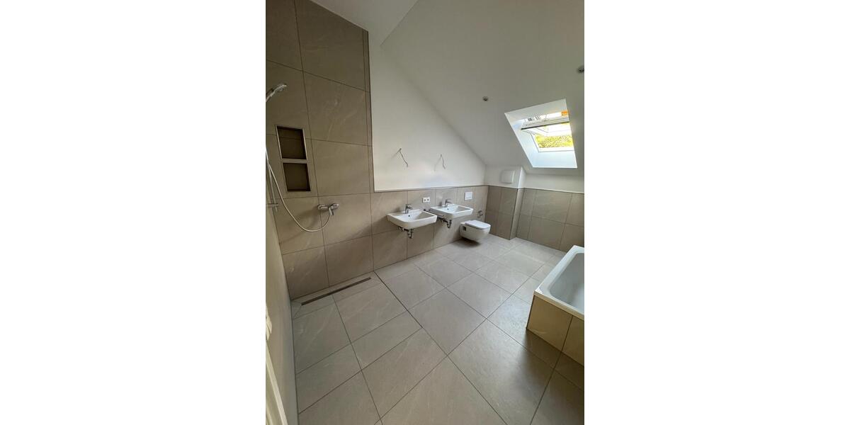 Doppelhaushälfte Teublitz - 5 Zimmer, 164 m&sup2;, 1.990&euro; | Angebot:22831914