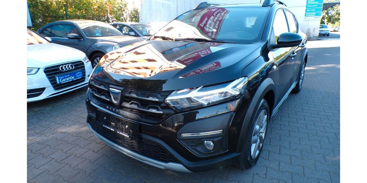 Dacia Sandero 24.000 km 14.990 &euro; Berlin 12347